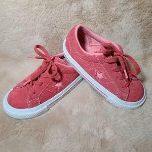 Toddler pink suede Converse Sneakers